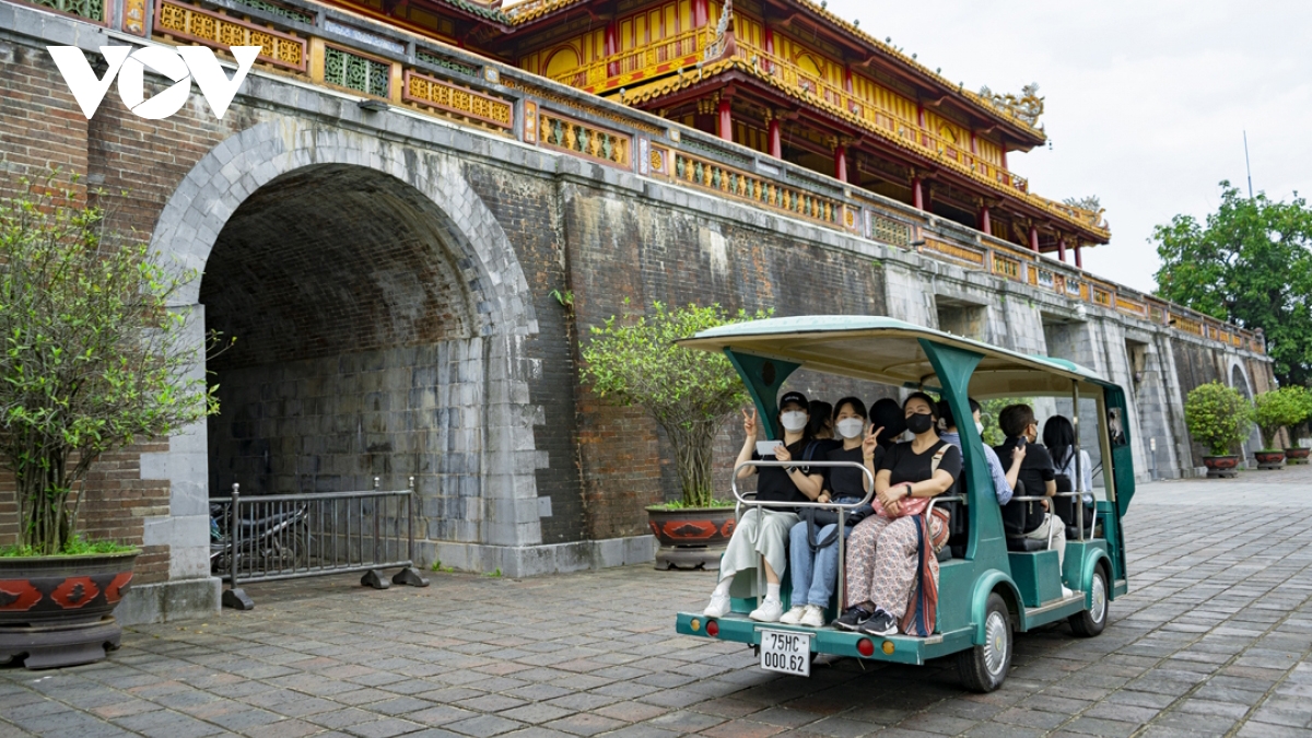 Hue welcomes first foreign visitors following months of disruption
